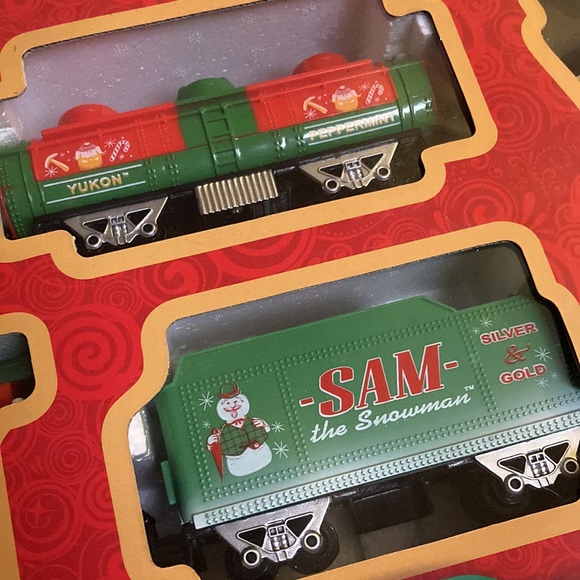 Rudolph Christmas Train set NWT NIB - Picture 8 of 11